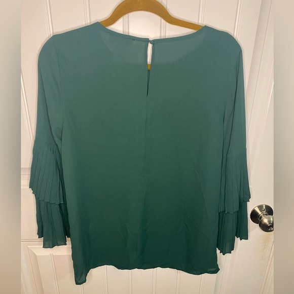 Carmen Marc Valvo Green Fringe Sleeve Blouse - Picture 5 of 6